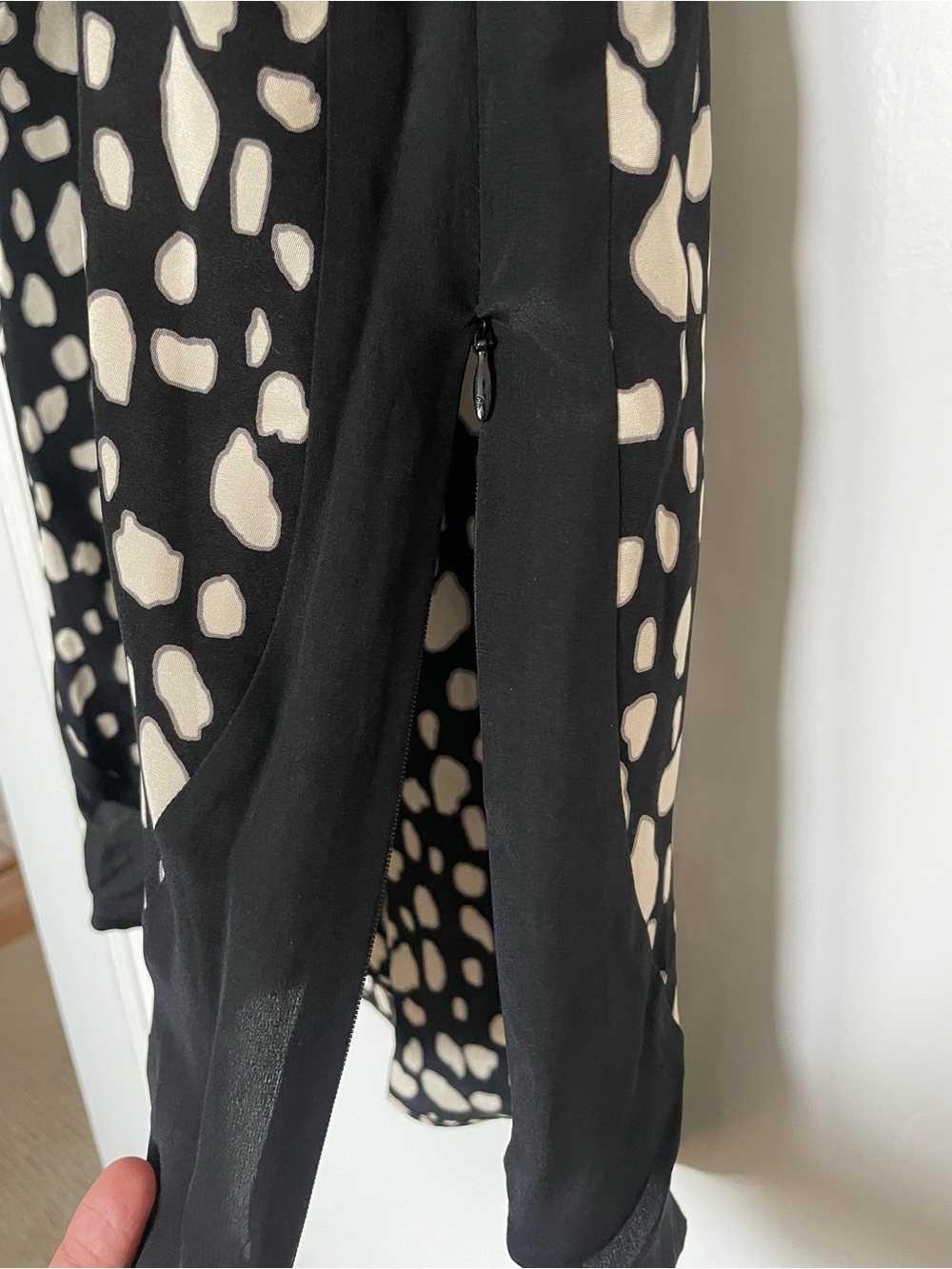 Sea New York Black and Cream Sleeveless Printed Mini Dress - Picture 7 of 9